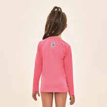 Carregar imagem no visualizador da galeria, Model Back: Uv Line Rash Guard Acqua Qr Code Chiclete Fluor Upf50+