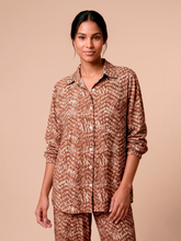 Carregar imagem no visualizador da galeria, Gallery: Uv Line Shirtdress Shirt Vitoria Tie Dye Pitanga Upf50+