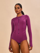 Carregar imagem no visualizador da galeria, Model Front: Uv Line One-Piece Swimsuit Macae Magenta Upf50+