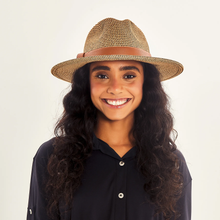 Carregar imagem no visualizador da galeria, Model Front: Uv Line Fedora Hat Hat Giovana Imp Fem Mescla Upf50+
