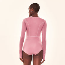Carregar imagem no visualizador da galeria, Model Back: Uv Line One-Piece Swimsuit Macae Malva Upf50+