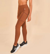 Carregar imagem no visualizador da galeria, Gallery: Uv Line Fitness Bottom Legging Fit Aspen Brown Upf50+