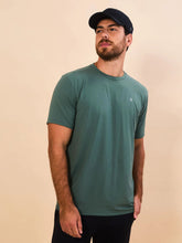 Carregar imagem no visualizador da galeria, Image 03: Uv Line T-Shirt For Men T-Shirt New Fit Textura Masc Verde Jade Upf50+