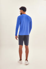 Carregar imagem no visualizador da galeria, Model Back: Uv Line Rash Guard Longsleeve Uvpro Brasil Masc Cobalto Upf50+