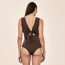 Carregar imagem no visualizador da galeria, Image 07: Uv Line One-Piece Mirela Coqueiros Bege Upf50+