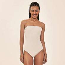 Carregar imagem no visualizador da galeria, Model Front: Uv Line One-Piece Duna Bandeau Upf50+