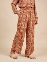 Carregar imagem no visualizador da galeria, Gallery: Uv Line Beach Trousers Pants Meia Lua Tie Dye Pitanga Upf50+