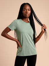 Carregar imagem no visualizador da galeria, Gallery: Uv Line Rash Guard T-Shirt Fem New Fit Mix Green Upf50+