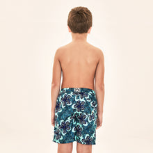 Carregar imagem no visualizador da galeria, Model Back: Uv Line Boy's Swimwear Shorts Aqua Hibiscus Kids Upf50+