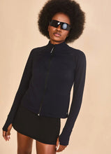 Carregar imagem no visualizador da galeria, Image 03: Uv Line Rash Guard Jacket Fem New Fit Black Upf50+