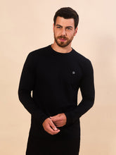 Carregar imagem no visualizador da galeria, Model Front: Uv Line Rash Guard Longsleeve Skin Infratherm Masc Preto Upf50+