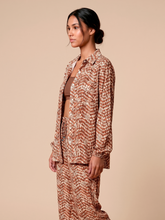 Carregar imagem no visualizador da galeria, Image 03: Uv Line Shirtdress Shirt Vitoria Tie Dye Pitanga Upf50+