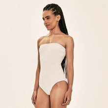 Carregar imagem no visualizador da galeria, Image 02: Uv Line One-Piece Duna Bandeau Upf50+
