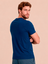 Carregar imagem no visualizador da galeria, Model Back: Uv Line T-Shirt For Men T-Shirt Uvpro Masc Cobalt Upf50+
