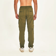 Carregar imagem no visualizador da galeria, Model Back: Uv Line Fitness Bottom Chelsea Verde Militar Upf50+