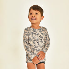 Carregar imagem no visualizador da galeria, Model Front: Uv Line Rash Guard Longsleeve Baby Zebra Upf50+