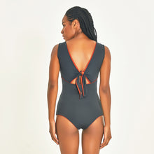 Carregar imagem no visualizador da galeria, Image 08: Uv Line One-Piece Mirela Ferrugem Upf50+