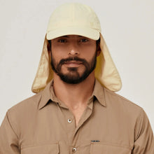 Carregar imagem no visualizador da galeria, Model Front: Uv Line Flap Hat Neck Cap Africa 2021 Masc Sand Upf50+

