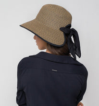 Carregar imagem no visualizador da galeria, Model Back: Uv Line Floppy Hat Hat Santorini Imp Fem Mescla Upf50+
