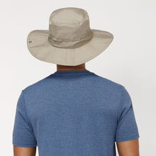 Carregar imagem no visualizador da galeria, Model Back: Uv Line Floppy Hat Safari Kaki Upf50+
