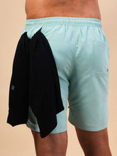 Carregar imagem no visualizador da galeria, Model Back: Uv Line Short For Men / Bermuda Shorts Acqua Boxer Indigo Upf50+
