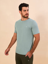 Carregar imagem no visualizador da galeria, Image 02: Uv Line T-Shirt For Men T-Shirt New Fit Masc Verde Agua Upf50+

