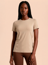 Carregar imagem no visualizador da galeria, Gallery: Uv Line Rash Guard T-Shirt Fem New Fit Fem Sand Upf50+
