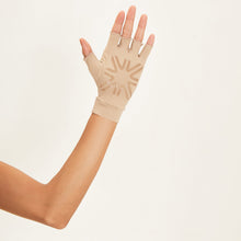 Carregar imagem no visualizador da galeria, Image 04: Uv Line Glove Short Gloves Uni Beige Upf50+
