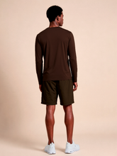 Carregar imagem no visualizador da galeria, Model Back: Uv Line Rash Guard Longsleeve New Fit Textura Masc Brown Upf50+
