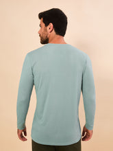 Carregar imagem no visualizador da galeria, Model Back: Uv Line Rash Guard Longsleeve New Fit Masc Verde Agua Upf50+
