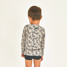 Carregar imagem no visualizador da galeria, Model Back: Uv Line Rash Guard Longsleeve Baby Zebra Upf50+
