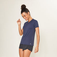 Carregar imagem no visualizador da galeria, Image 02: Uv Line Fitness Top Sport Fit Fem Marinho Upf50+
