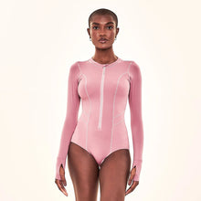 Carregar imagem no visualizador da galeria, Image 05: Uv Line One-Piece Swimsuit Macae Malva Upf50+
