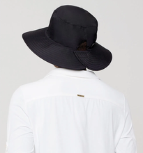 Carregar imagem no visualizador da galeria, Model Back: Uv Line Bucket Hat Hat California Nac Fem Black Upf50+
