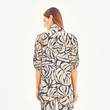 Carregar imagem no visualizador da galeria, Model Back: Uv Line Beach Top Shirt Copa Costela Off White Upf50+
