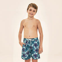 Carregar imagem no visualizador da galeria, Model Front: Uv Line Boy's Swimwear Shorts Aqua Hibiscus Kids Upf50+
