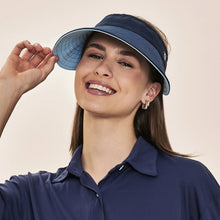 Carregar imagem no visualizador da galeria, Model Front: Uv Line Visor Visor Bali Fem Navy Light Blue Upf50+
