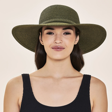 Carregar imagem no visualizador da galeria, Model Front: Uv Line Floppy Hat Hat Jurere Imp Fem Green Militar Upf50+
