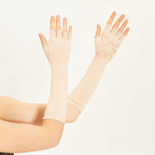 Carregar imagem no visualizador da galeria, Image 05: Uv Line Glove Long Gloves Uni Beige Upf50+
