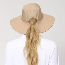 Carregar imagem no visualizador da galeria, Model Back: Uv Line Floppy Hat San Diego Kaki/Preto
