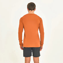 Carregar imagem no visualizador da galeria, Model Back: Uv Line T-Shirt For Men Longsleeve Sport Fit Caramelo
