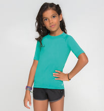 Carregar imagem no visualizador da galeria, Model Front: Uv Line Rash Guard Kids Fpu50+ Uvpro Short Sleeve T-Shirt Mint Green Uv
