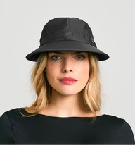 Carregar imagem no visualizador da galeria, Model Front: Uv Line Caps Visor Nice Fem Black Upf50+
