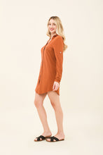 Carregar imagem no visualizador da galeria, Image 02: Uv Line Shirtdress Shirtdress Copenhagen Caramelo Upf50+
