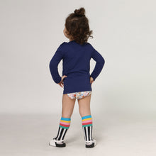Carregar imagem no visualizador da galeria, Model Back: Uv Line Rash Guard Longsleeve Baby Navy Blue Upf50+
