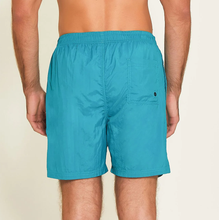 Carregar imagem no visualizador da galeria, Model Back: Uv Line Short For Men / Bermuda Short Lucca Petroleo Upf50+
