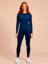 Carregar imagem no visualizador da galeria, Model Front: Uv Line Rash Guard Longsleeve Uvpro Fem Cobalt Upf50+
