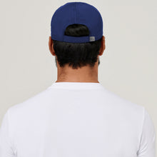 Carregar imagem no visualizador da galeria, Model Back: Uv Line Caps Cap Uv Pro Masc Navy Blue Upf50+

