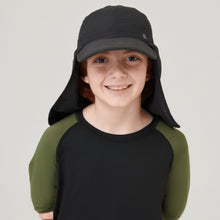 Carregar imagem no visualizador da galeria, Model Front: Uv Line Caps Cap Legionario Teens Inf Black Upf50+
