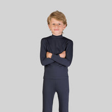 Carregar imagem no visualizador da galeria, Model Front: Uv Line Rash Guard Rash Guard Kids High-Neck Black Upf50+
